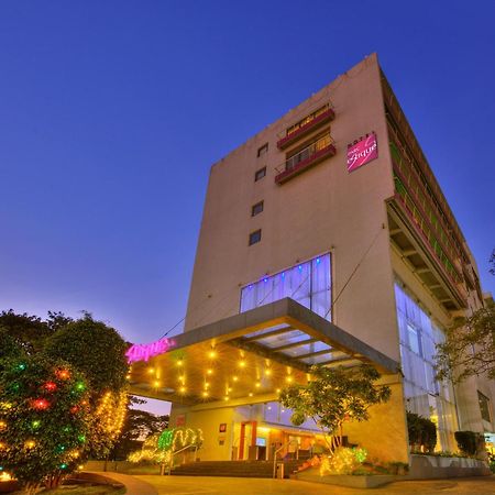 Hotel Parc Estique Pune Exterior foto