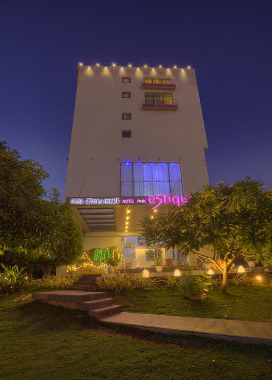 Hotel Parc Estique Pune Exterior foto